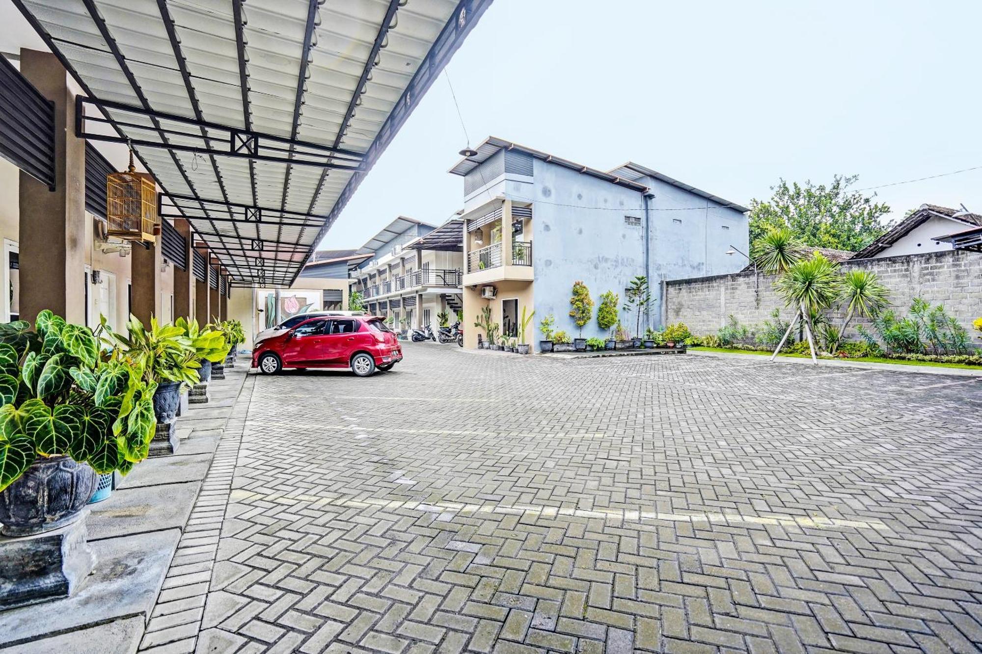 Oyo Life 92190 Arya Guest House تولونغاغونغْ المظهر الخارجي الصورة