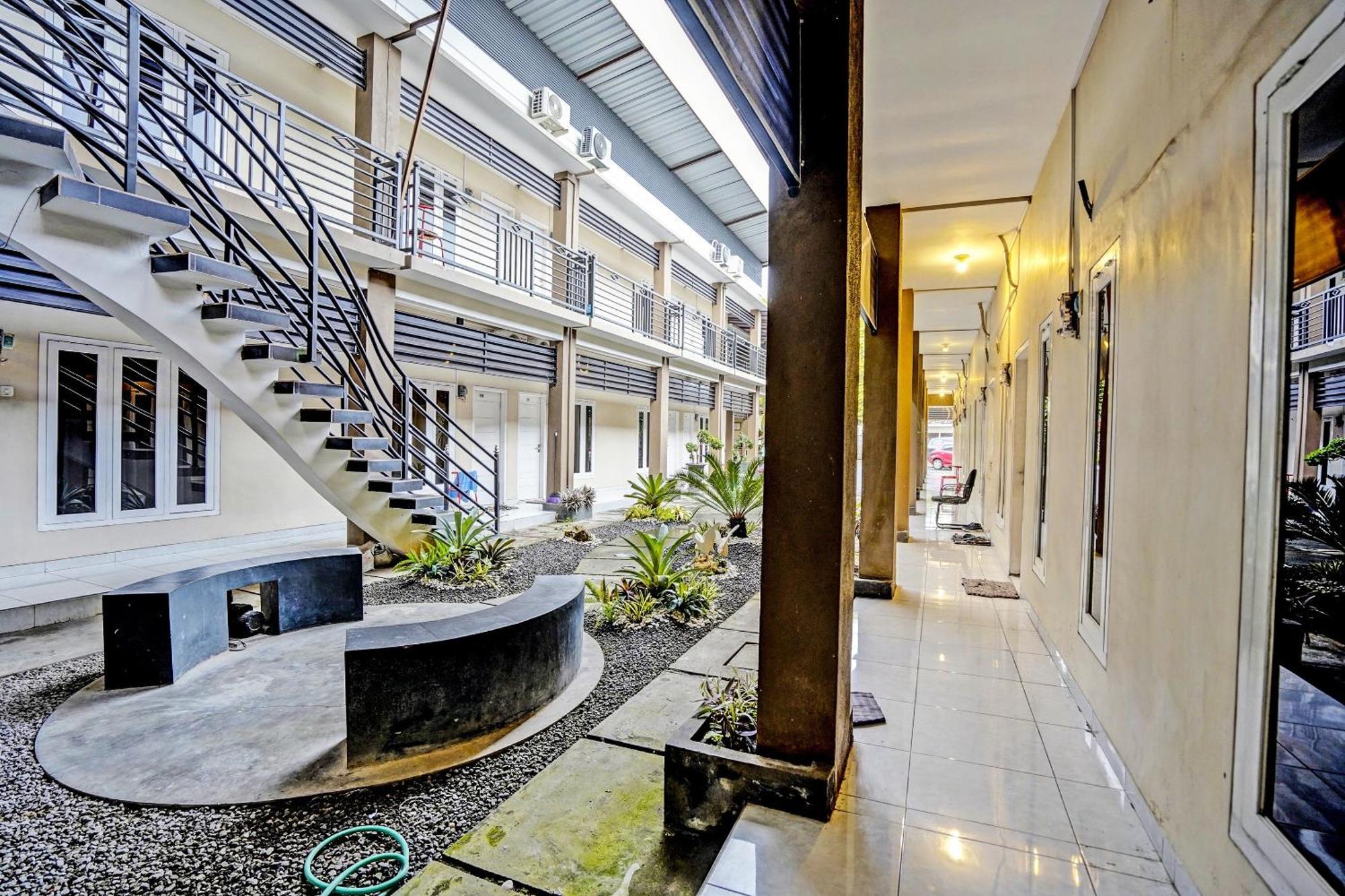 Oyo Life 92190 Arya Guest House تولونغاغونغْ المظهر الخارجي الصورة